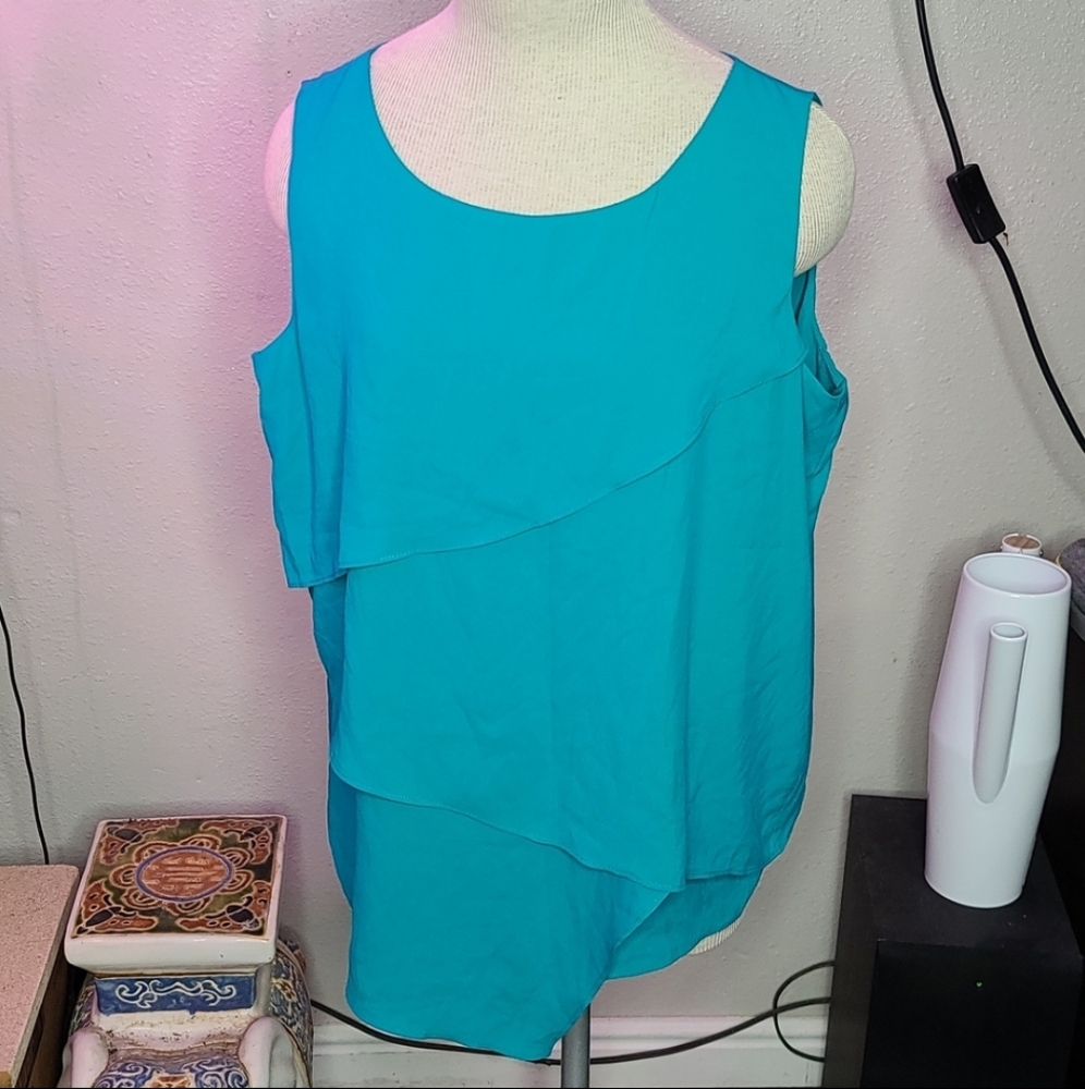 Calvin Klein Long Ruffle blouse - Picture 2 of 7
